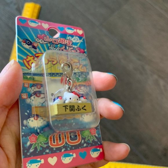 2006 HELLO KITTY FISH SUSHI CELL CHARM - Picture 4 of 8